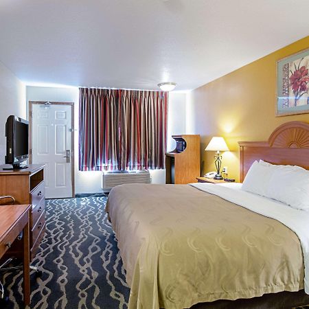 Quality Inn Huron Extérieur photo