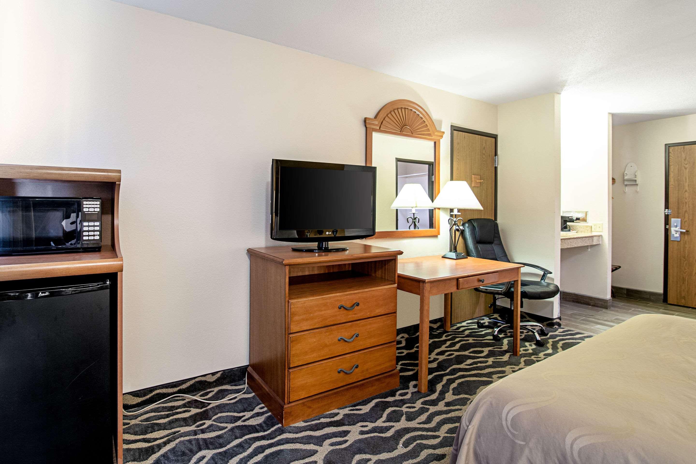 Quality Inn Huron Extérieur photo
