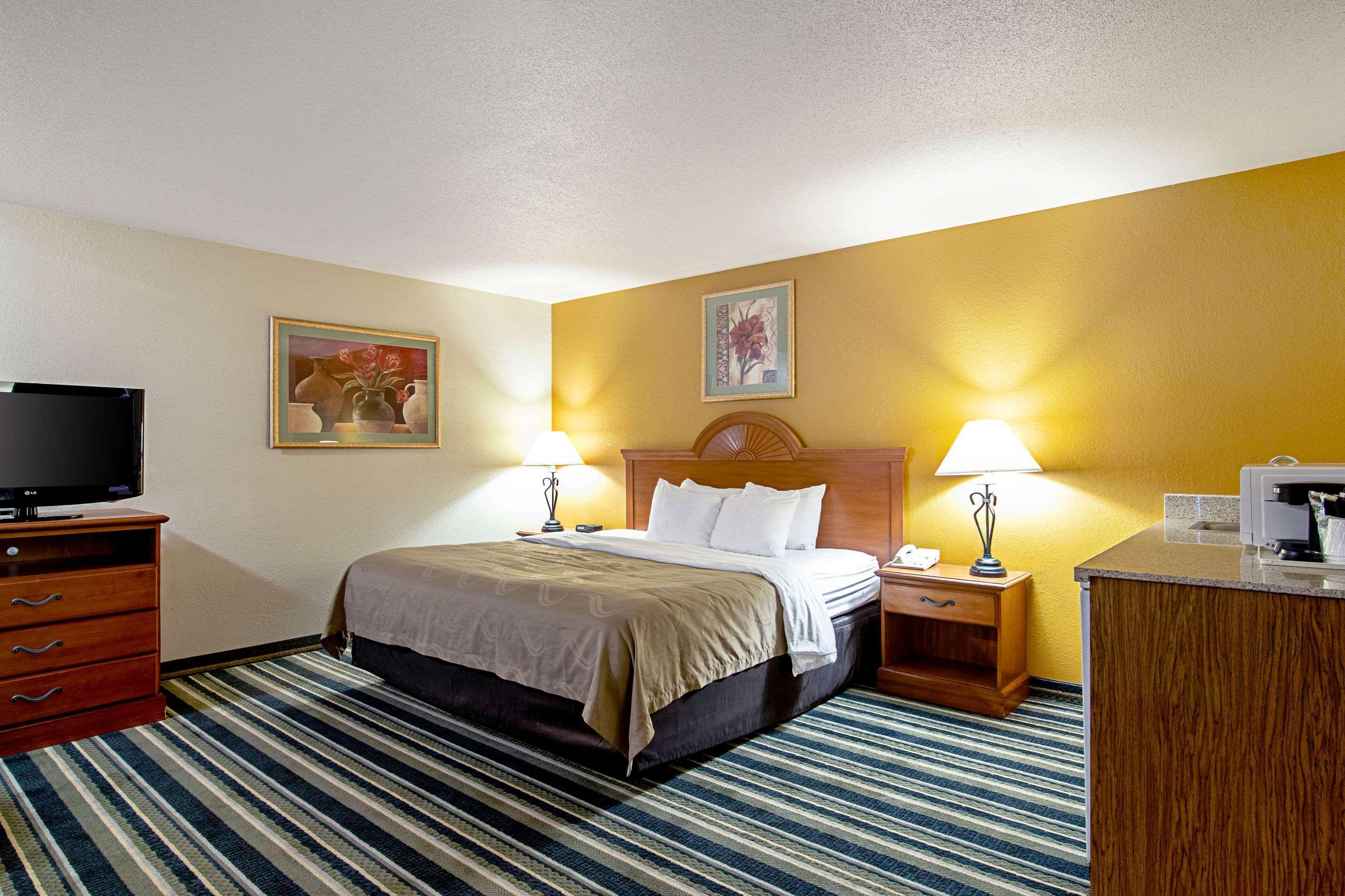 Quality Inn Huron Extérieur photo