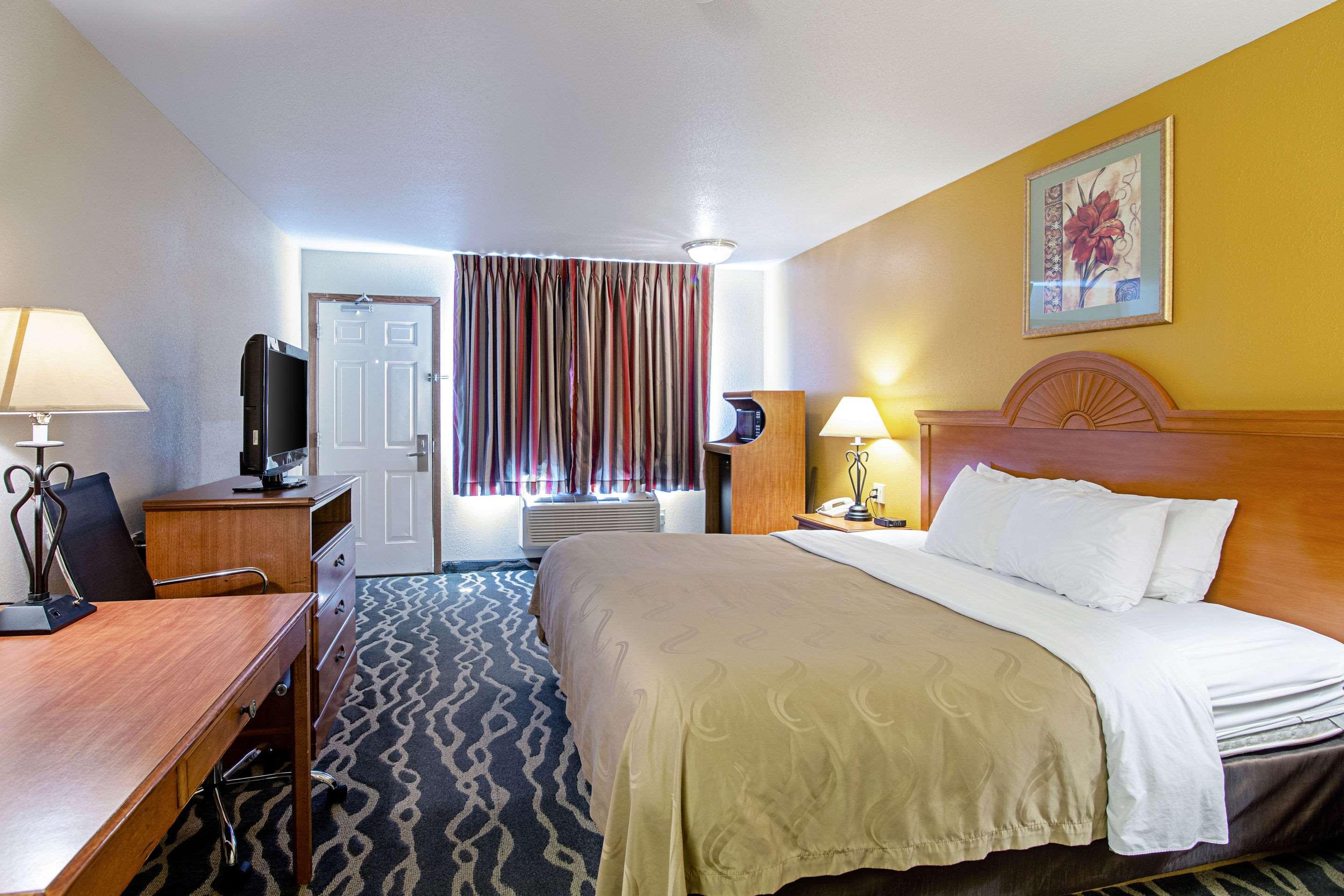 Quality Inn Huron Extérieur photo