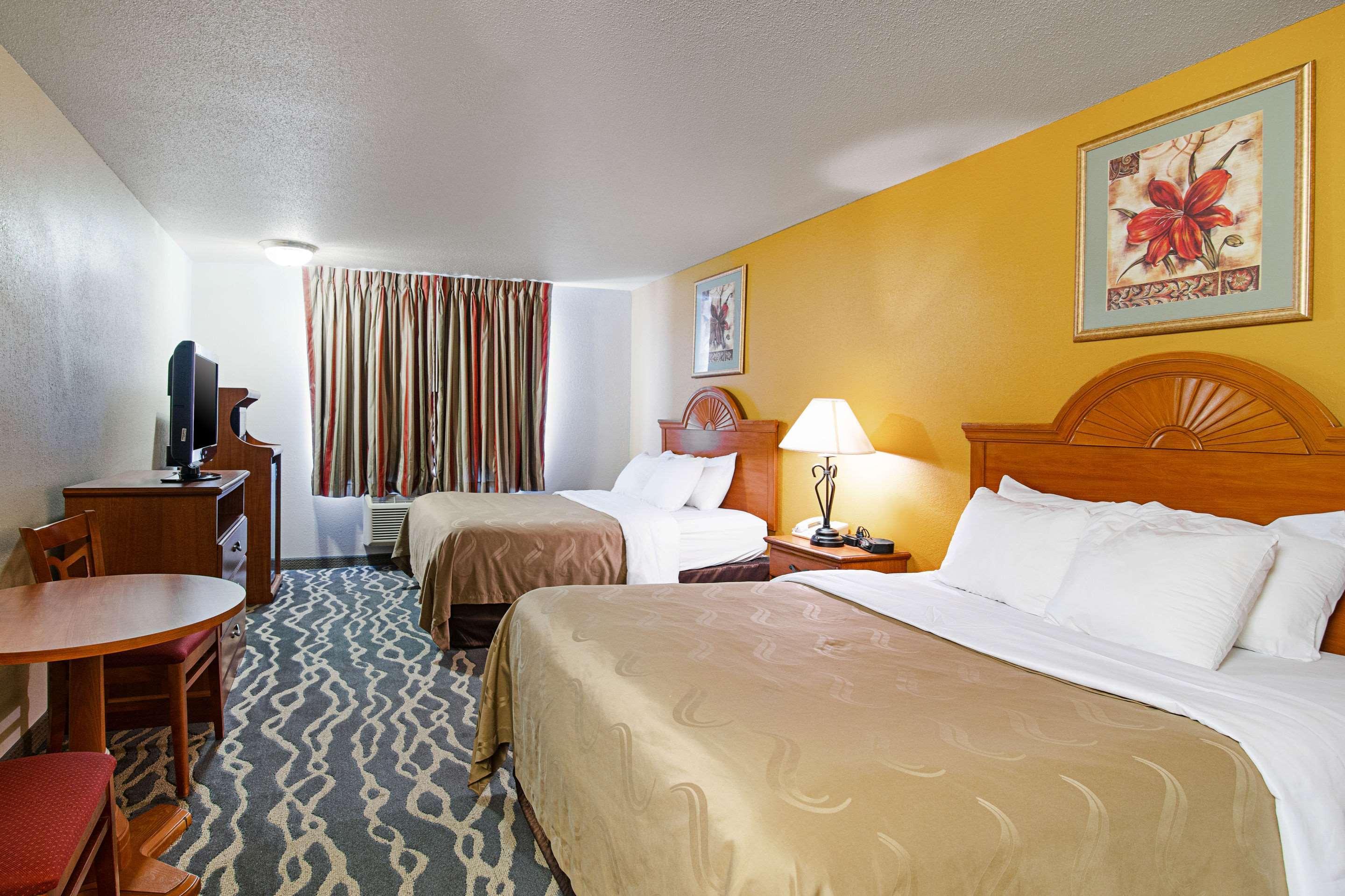 Quality Inn Huron Extérieur photo