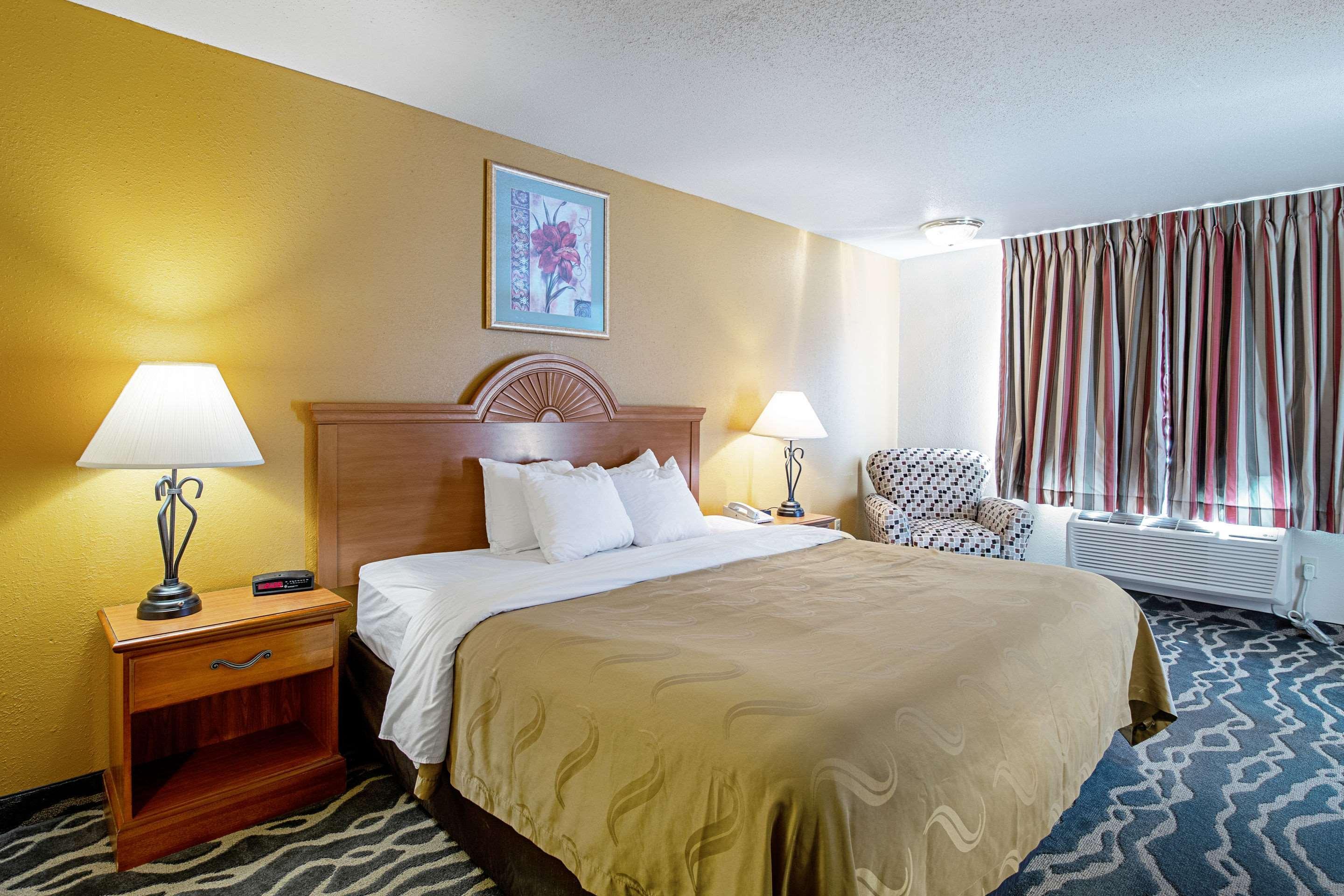 Quality Inn Huron Extérieur photo