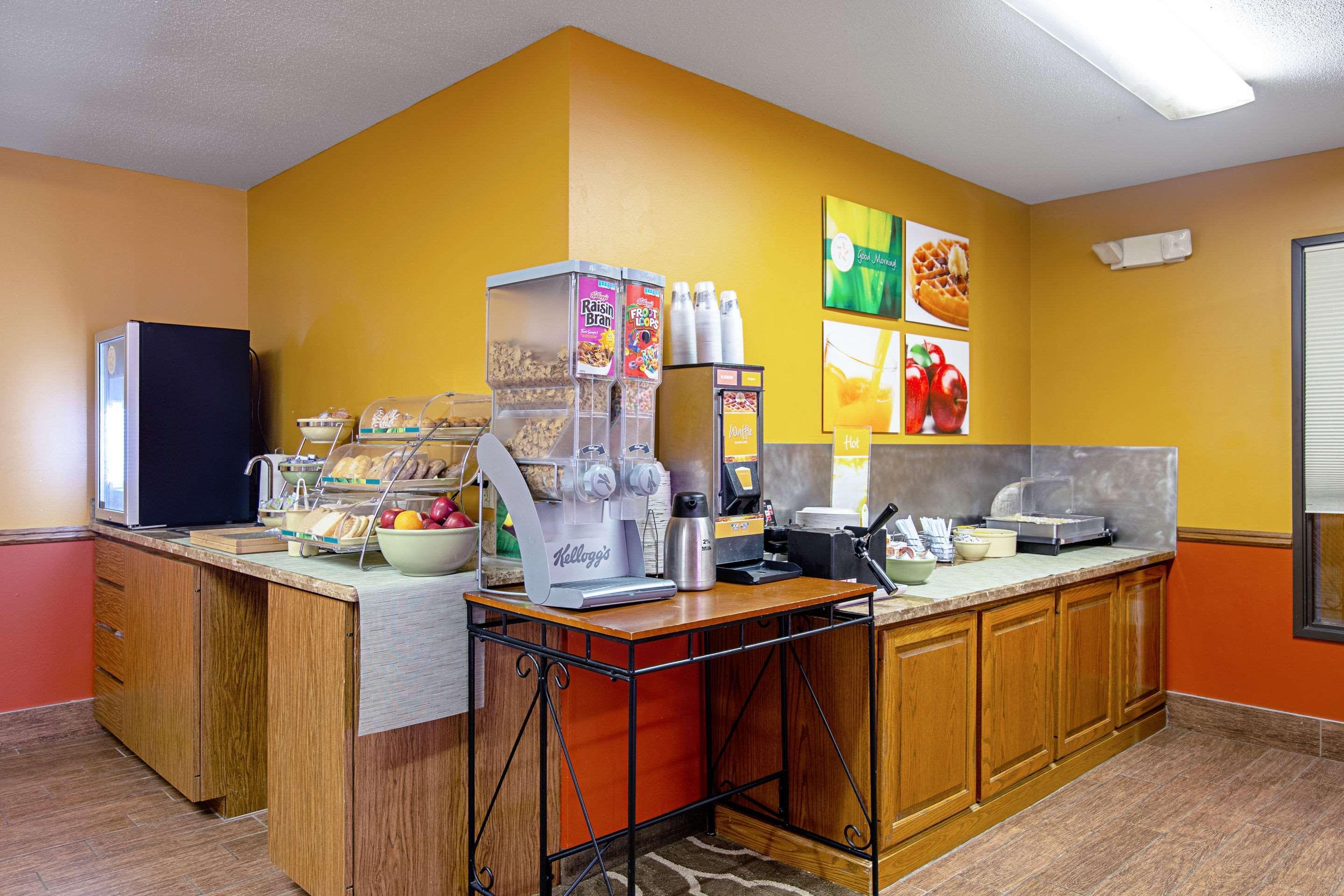 Quality Inn Huron Extérieur photo