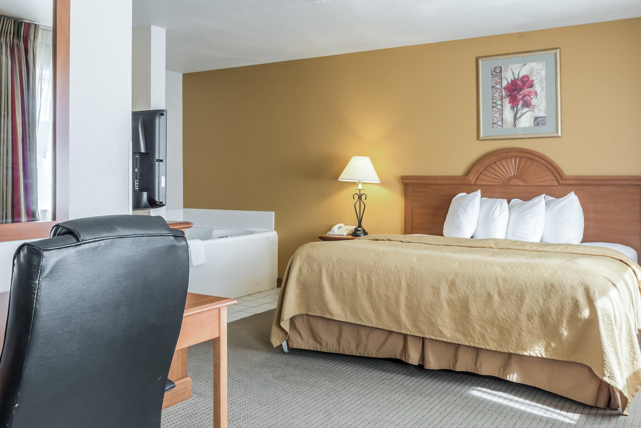 Quality Inn Huron Extérieur photo