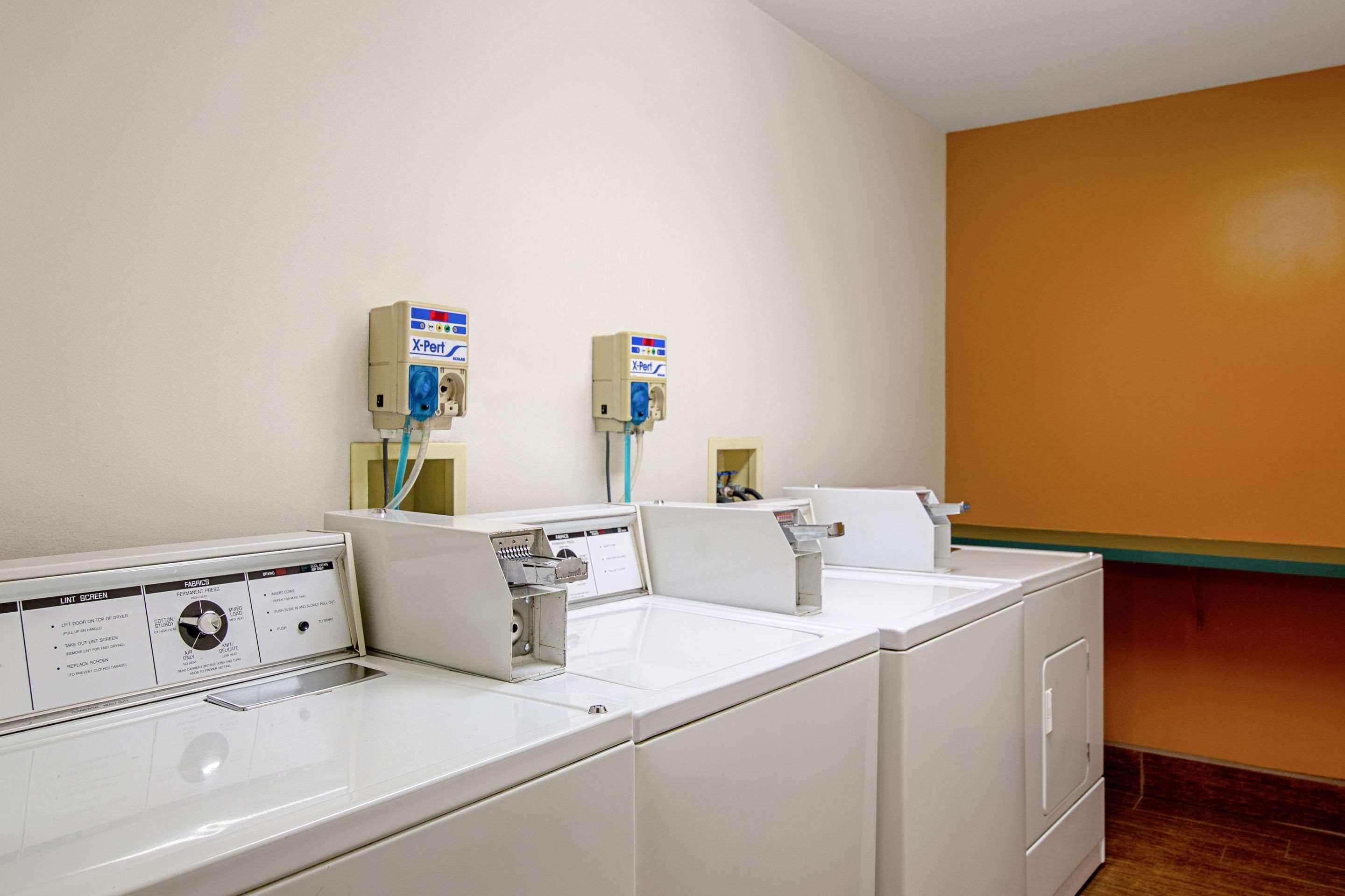 Quality Inn Huron Extérieur photo