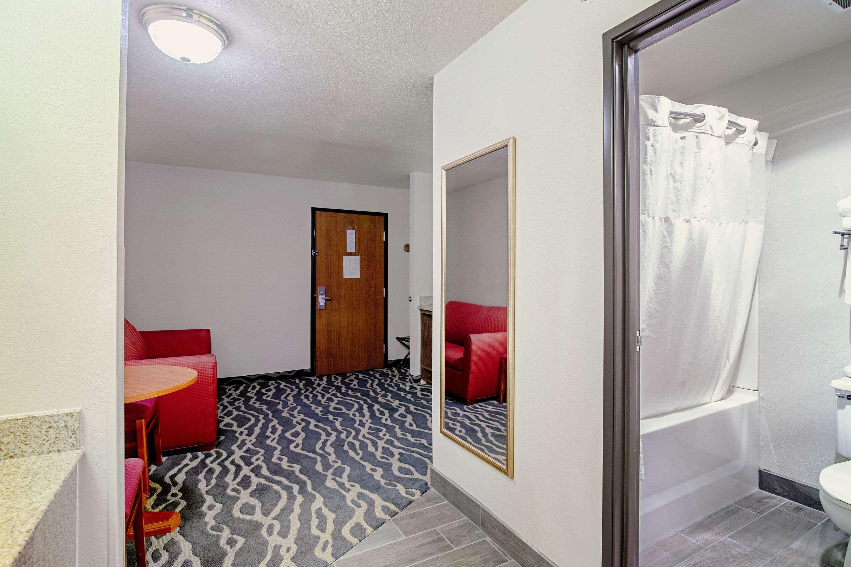 Quality Inn Huron Extérieur photo