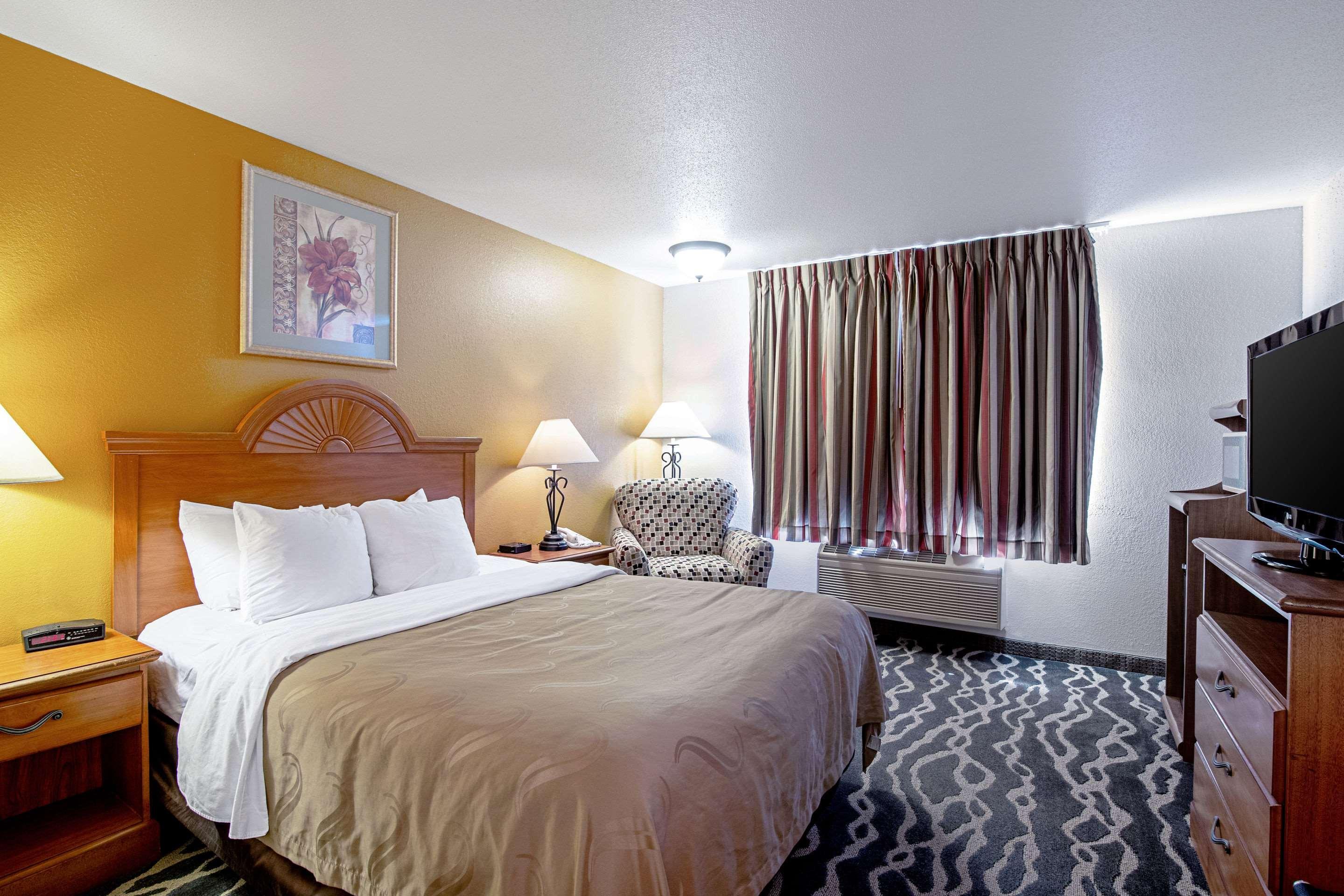 Quality Inn Huron Extérieur photo