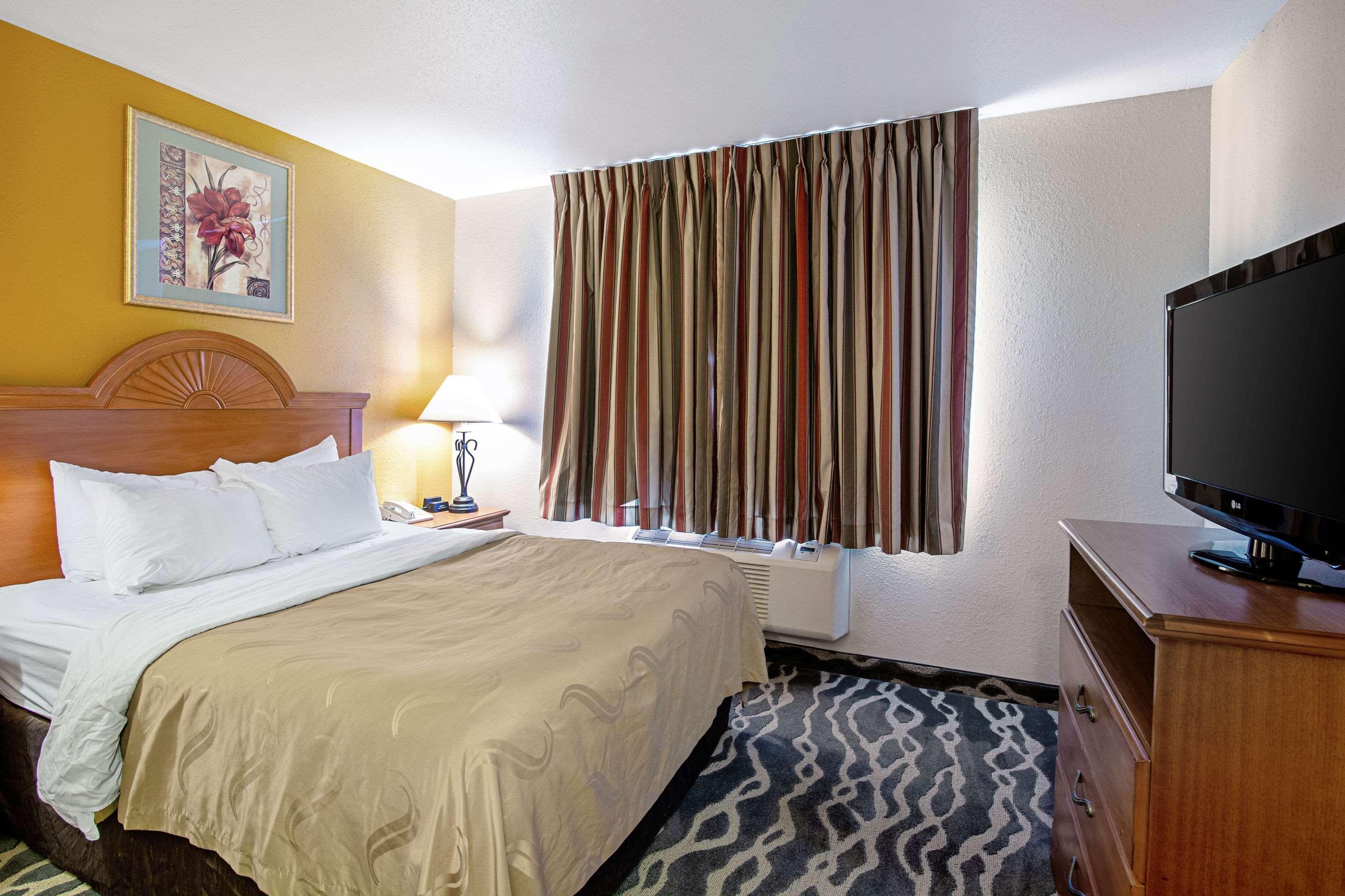 Quality Inn Huron Extérieur photo