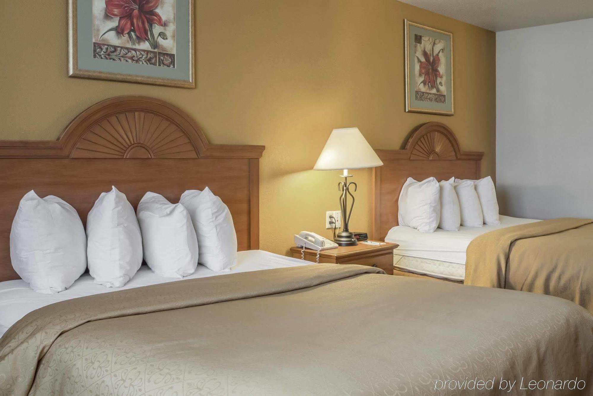 Quality Inn Huron Extérieur photo