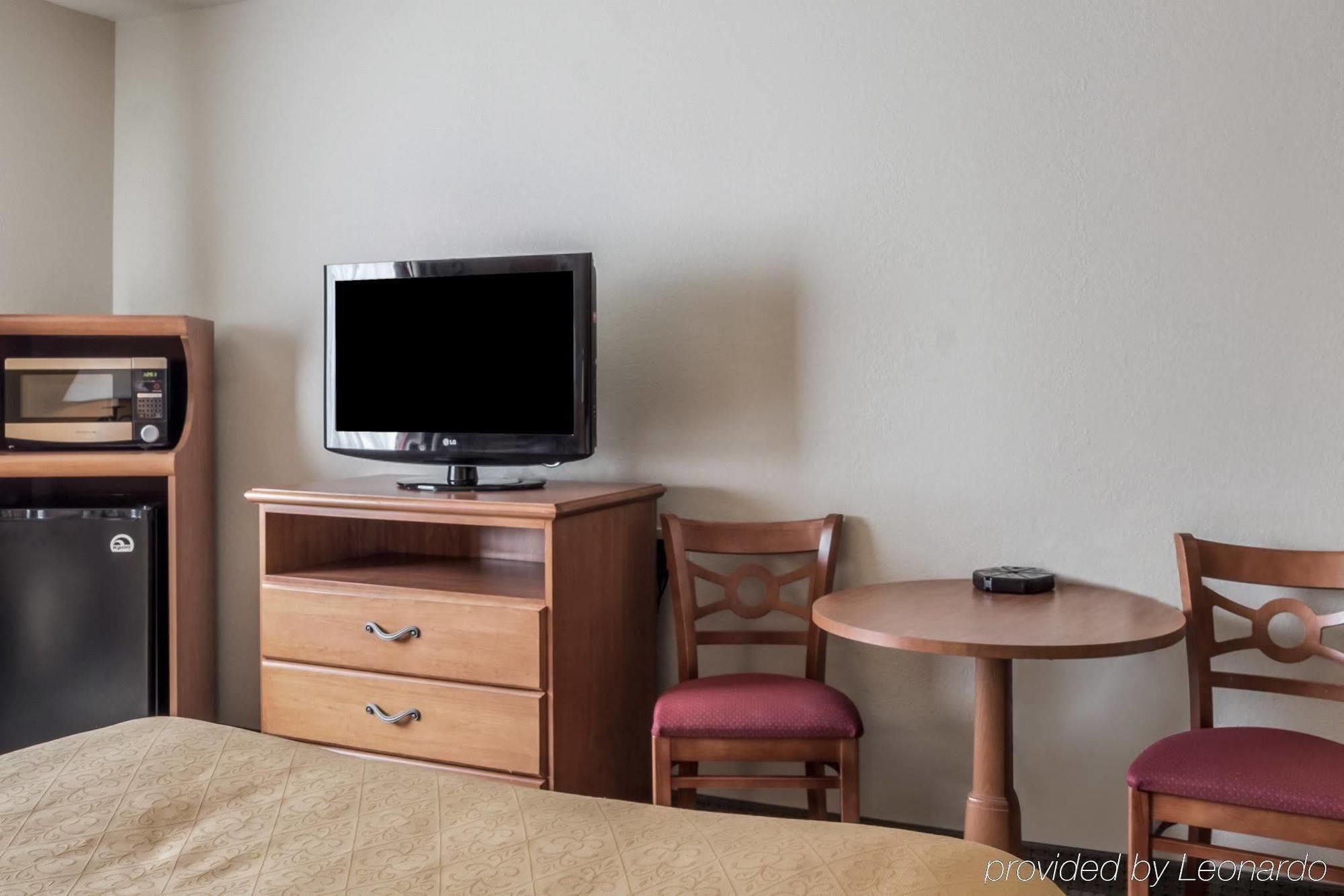 Quality Inn Huron Extérieur photo